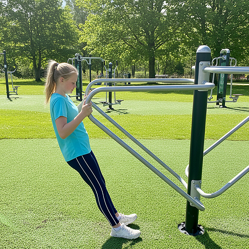 Aparat fitness Paralele AF108 utilizare sport in aer liber