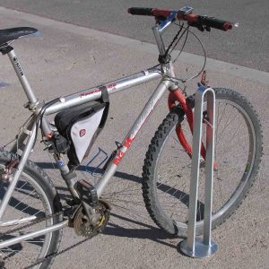 Rastel biciclete UMM512 o bicicleta