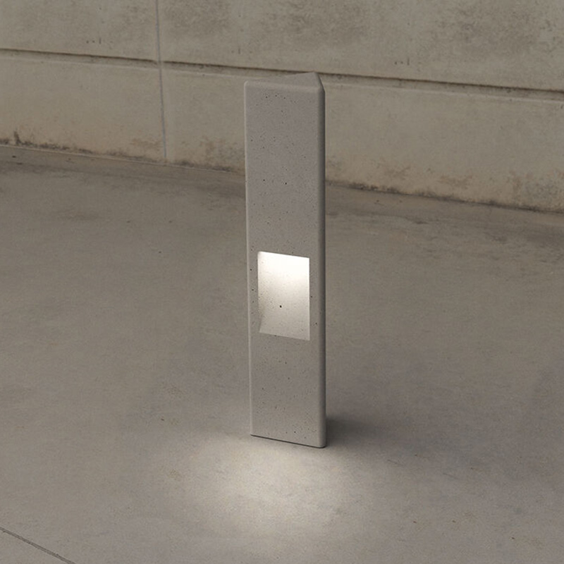 Stalp delimitator din beton cu lumina UM014 spatii publice exterioare
