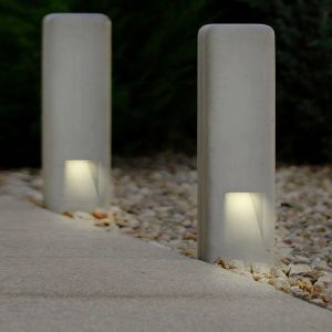 Stalp delimitator din beton cu lumina UM017