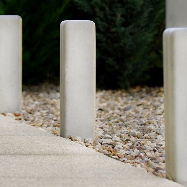 Stalp delimitator din beton