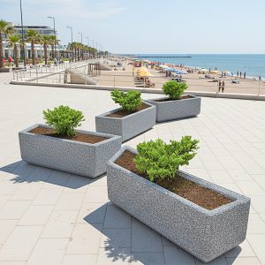 Jardiniera trapezoidala din beton UM349 faleza