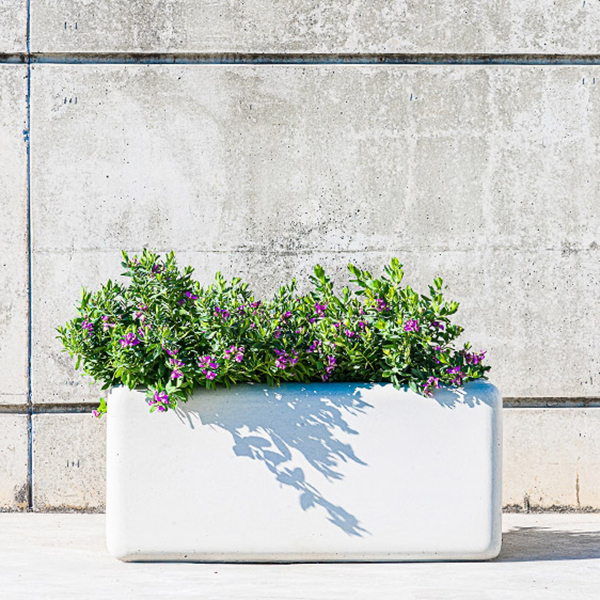 Jardiniera dreptunghiulara din beton