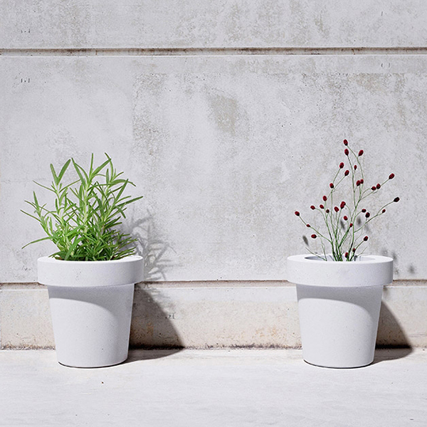 Jardiniera din beton pentru exterior