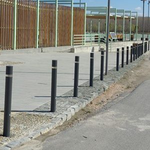 Stalp delimitator stradal UM1540 bolard metalic
