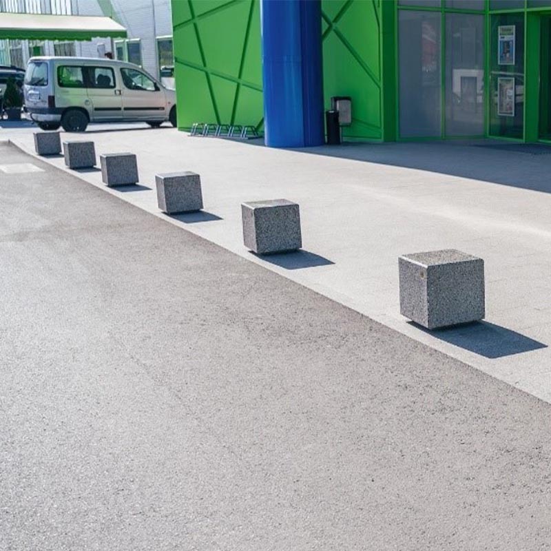Bolard patrat din beton UM2370