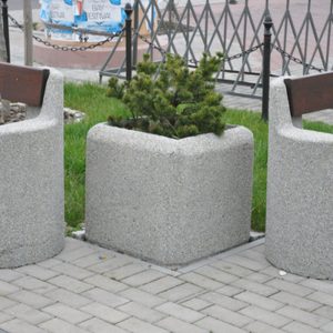 Jardiniera stradala patrata cu sau fara rigle de lemn UM1882