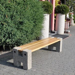 Banca cu picioare din beton si sezut din lemn diverse modele UM2037