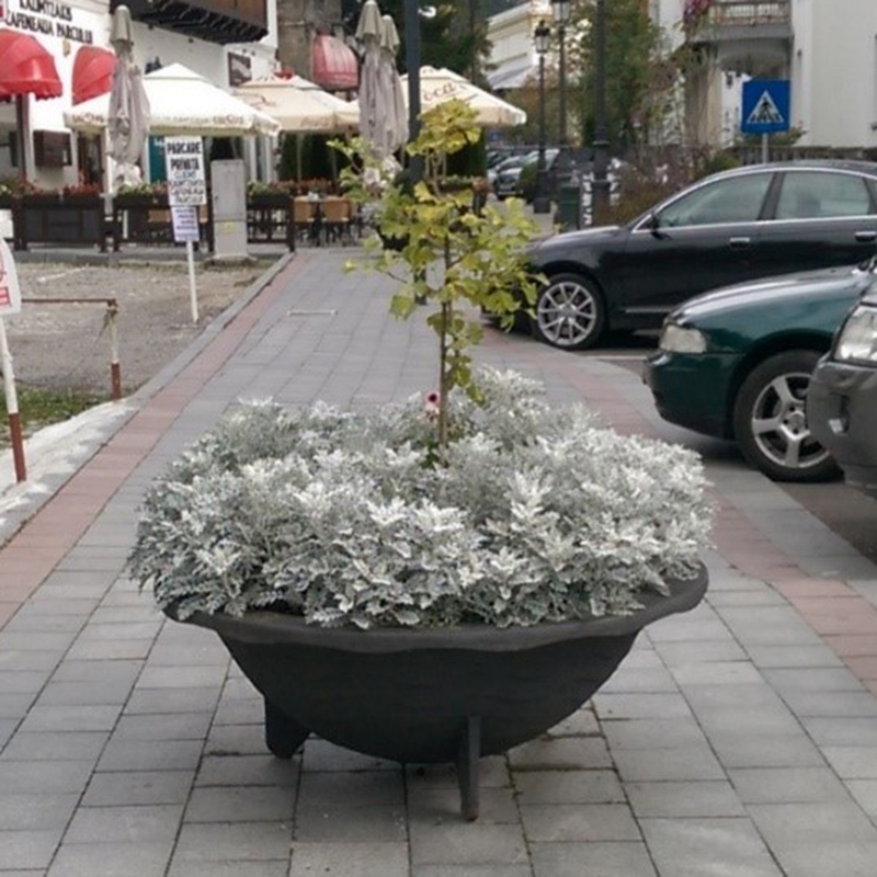 Jardiniera stradala din otel turnat UM575 - Urban Market SRL
