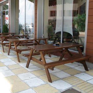 Set masa picnic cu 2 banci UMM10