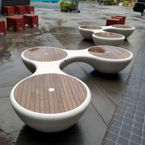 Banca din fibra de sticla si lemn de tec rotunda 3 UMJM111