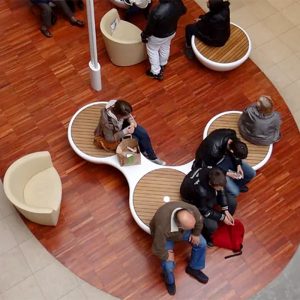 Banca din fibra de sticla si lemn de tec rotunda 3 UMJM111