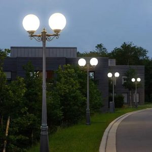 Stalp de iluminat cu 2 felinare UM189